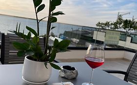 Perla Luxury Apartment - Private Patio & Parking